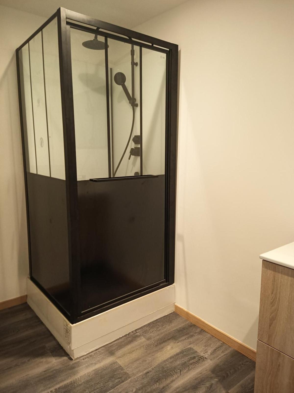 Laura Happy Guest House Tenay Екстер'єр фото