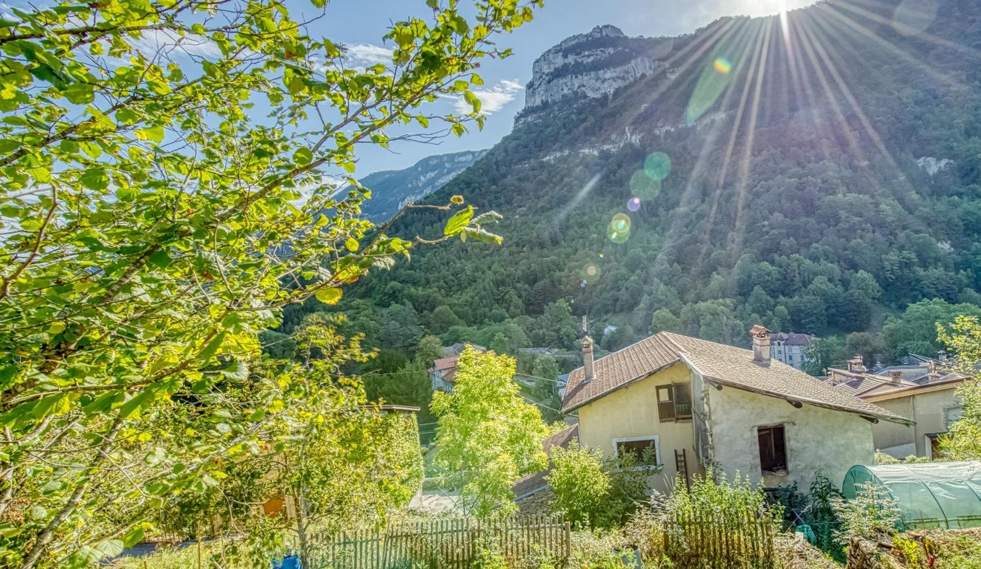Laura Happy Guest House Tenay Екстер'єр фото